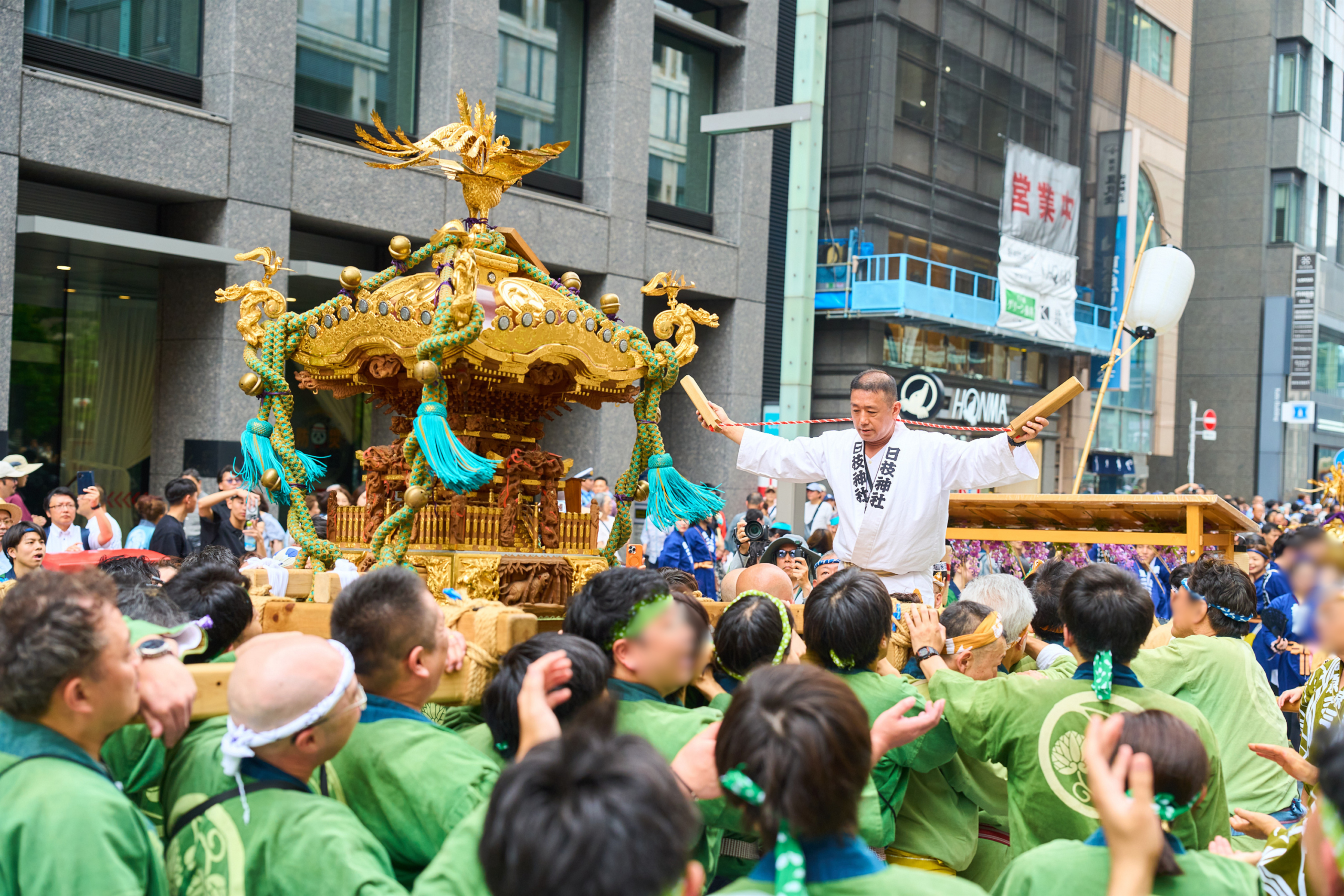 大迫力の連合渡御